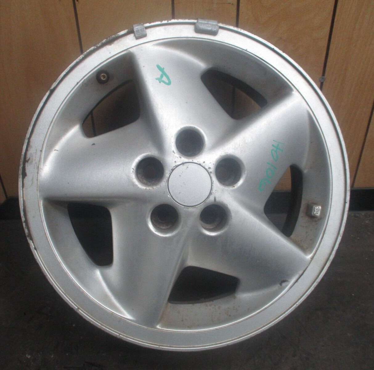 1997-1999 SUNFIRE Aluminum Wheel 15x6 (5 spoke) OEM P/N-6518B