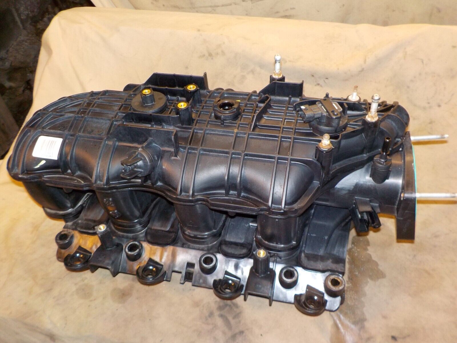 10 11 12 13 Chevy Silverado 1500 5.3 engine air intake manifold # 25383922