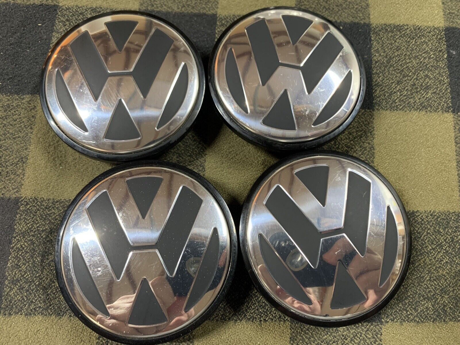 Set Of 4 VW VOLKSWAGEN BEETLE JETTA GOLF GTI GENUINE OEM CENTER CAPS 3B7 601 171