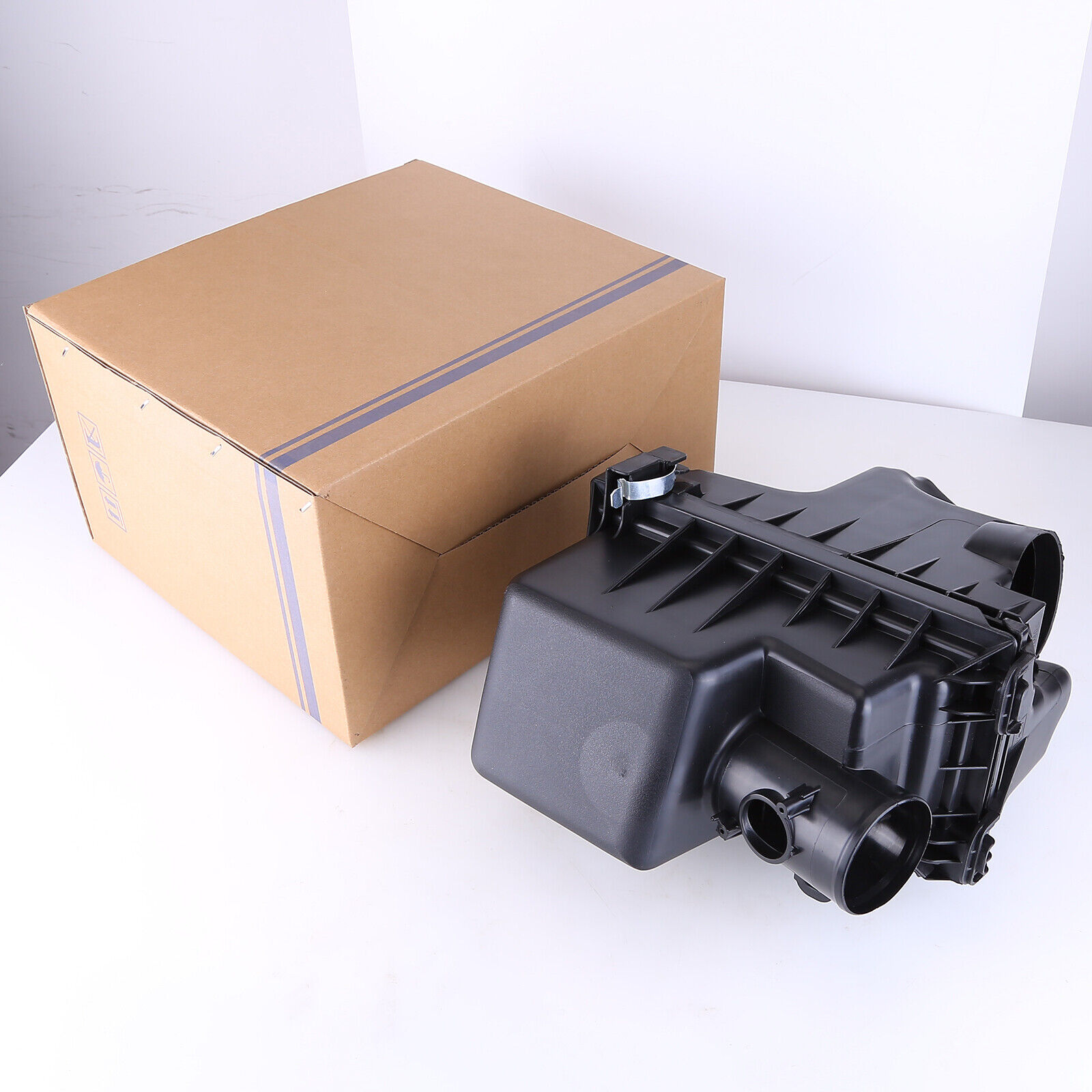 Air Intake Cleaner Box Housing 17700-37370 For Toyota Corolla LE 2019 2020 2021