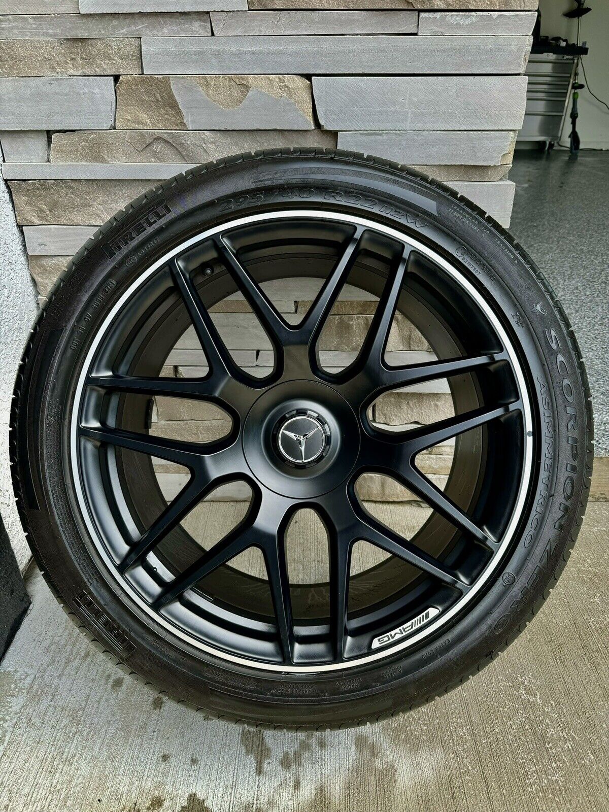 Genuine AMG Mercedes G63 Wheels 22 inch Oem Factory Pirelli OEM Tires NEW